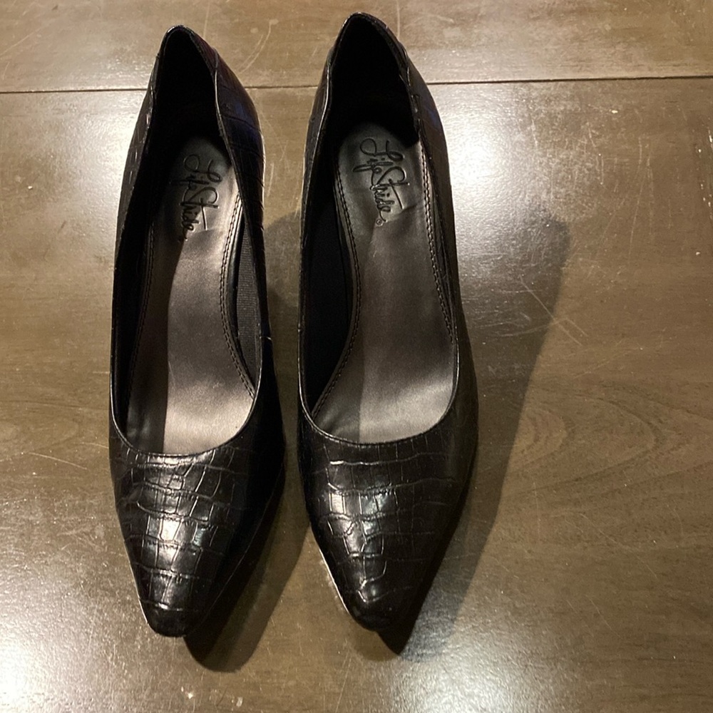 Black snakeskin pattern 2” high heels